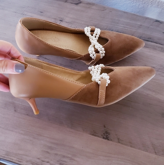 Tan Two Tone Pearl Suede Pumps Career Formal - Picture 1 of 13